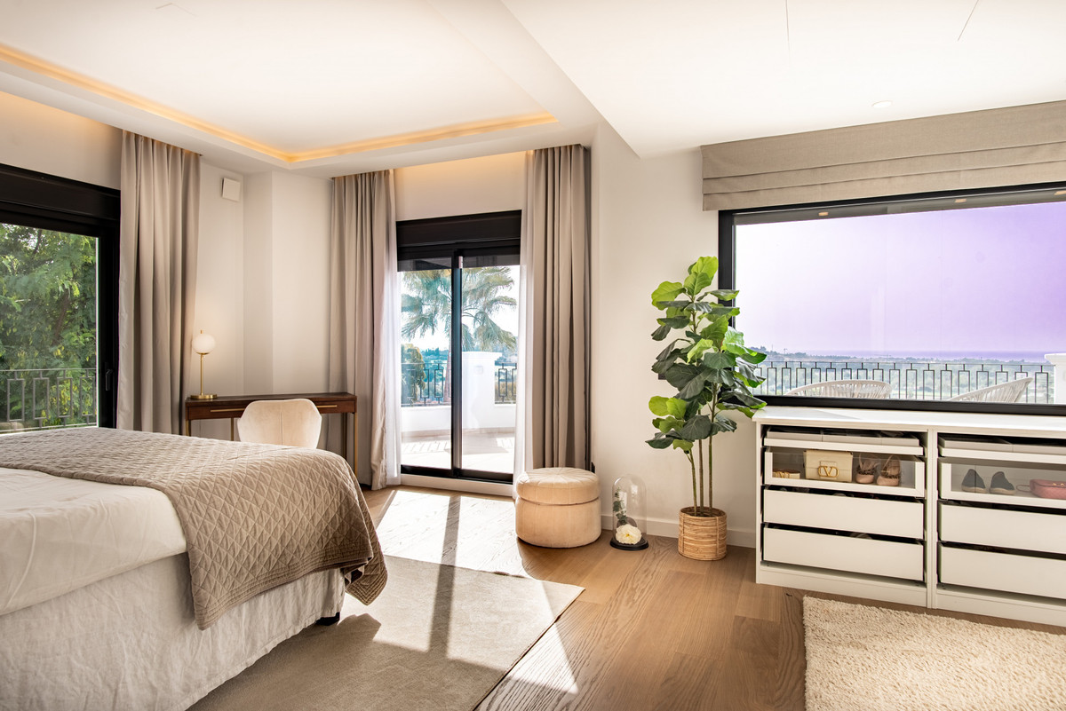 5 Bed Townhouse for sale in La Quinta Costa Del Sol, Málaga, Spain