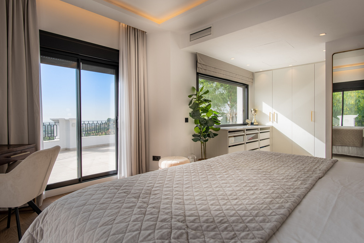 5 Bed Townhouse for sale in La Quinta Costa Del Sol, Málaga, Spain