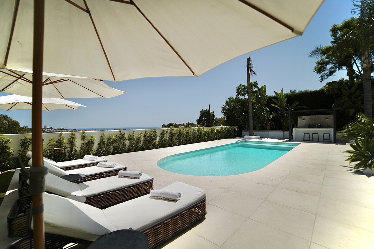 5 Bed Townhouse for sale in La Quinta Costa Del Sol, Málaga, Spain