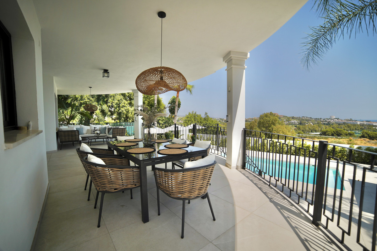 5 Bed Townhouse for sale in La Quinta Costa Del Sol, Málaga, Spain