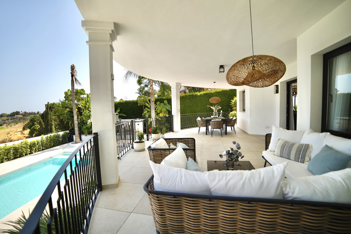 5 Bed Townhouse for sale in La Quinta Costa Del Sol, Málaga, Spain