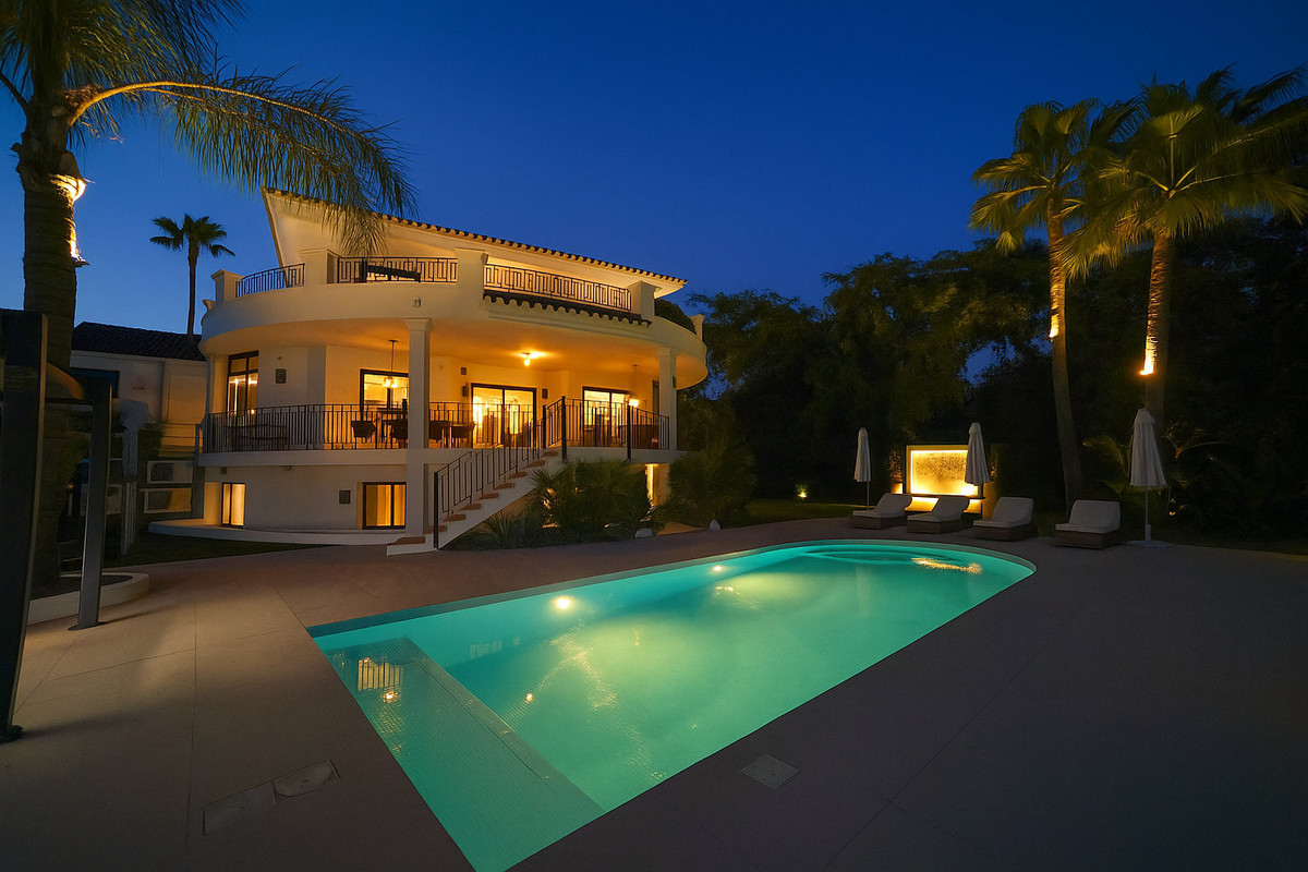 5 Bed Townhouse for sale in La Quinta Costa Del Sol, Málaga, Spain