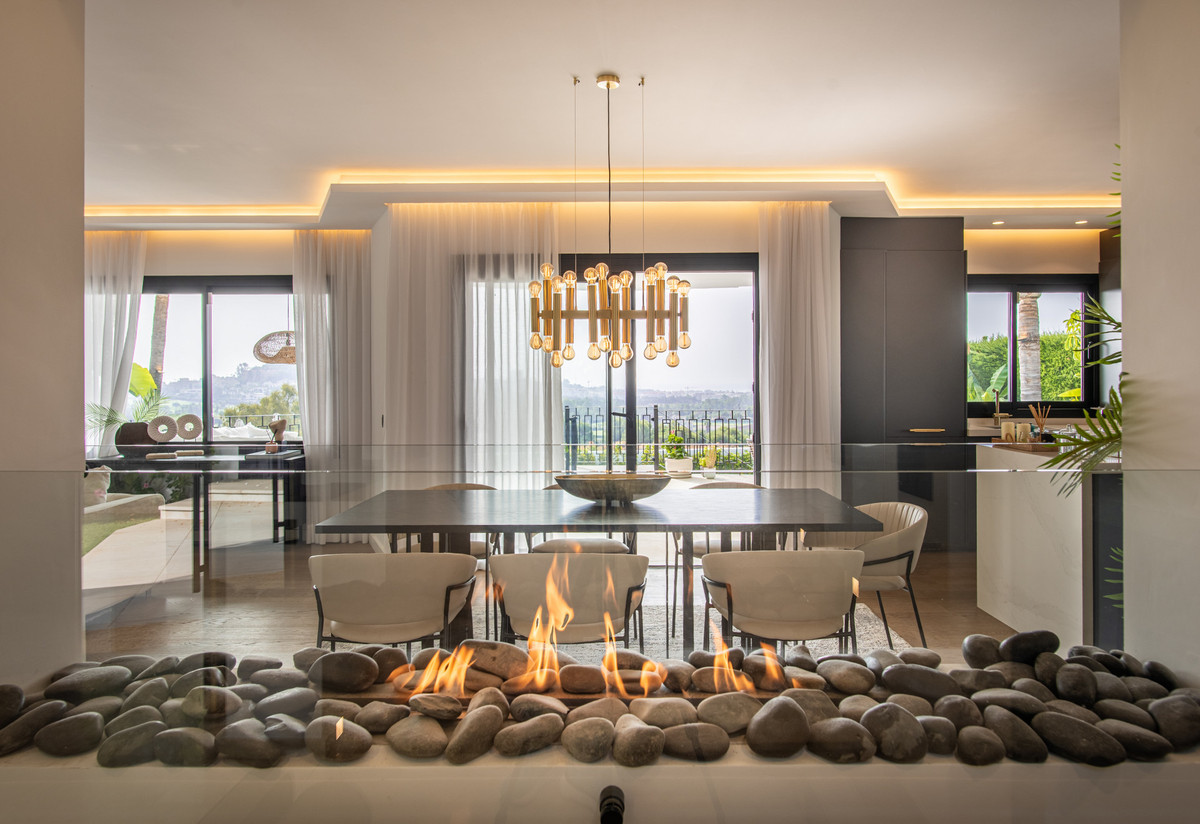 5 Bed Townhouse for sale in La Quinta Costa Del Sol, Málaga, Spain