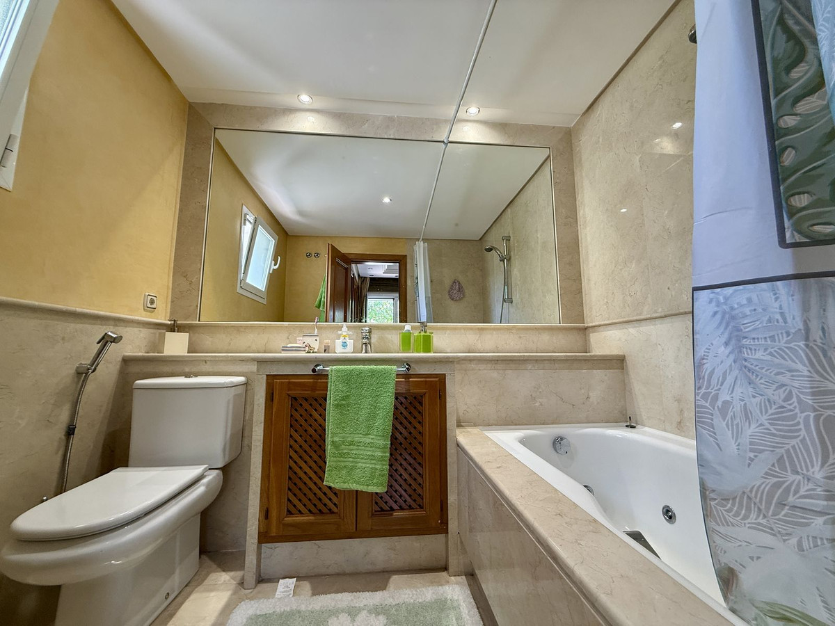 Se vende Pareada de 3 dormitorios en Costa Del Sol, Málaga, España