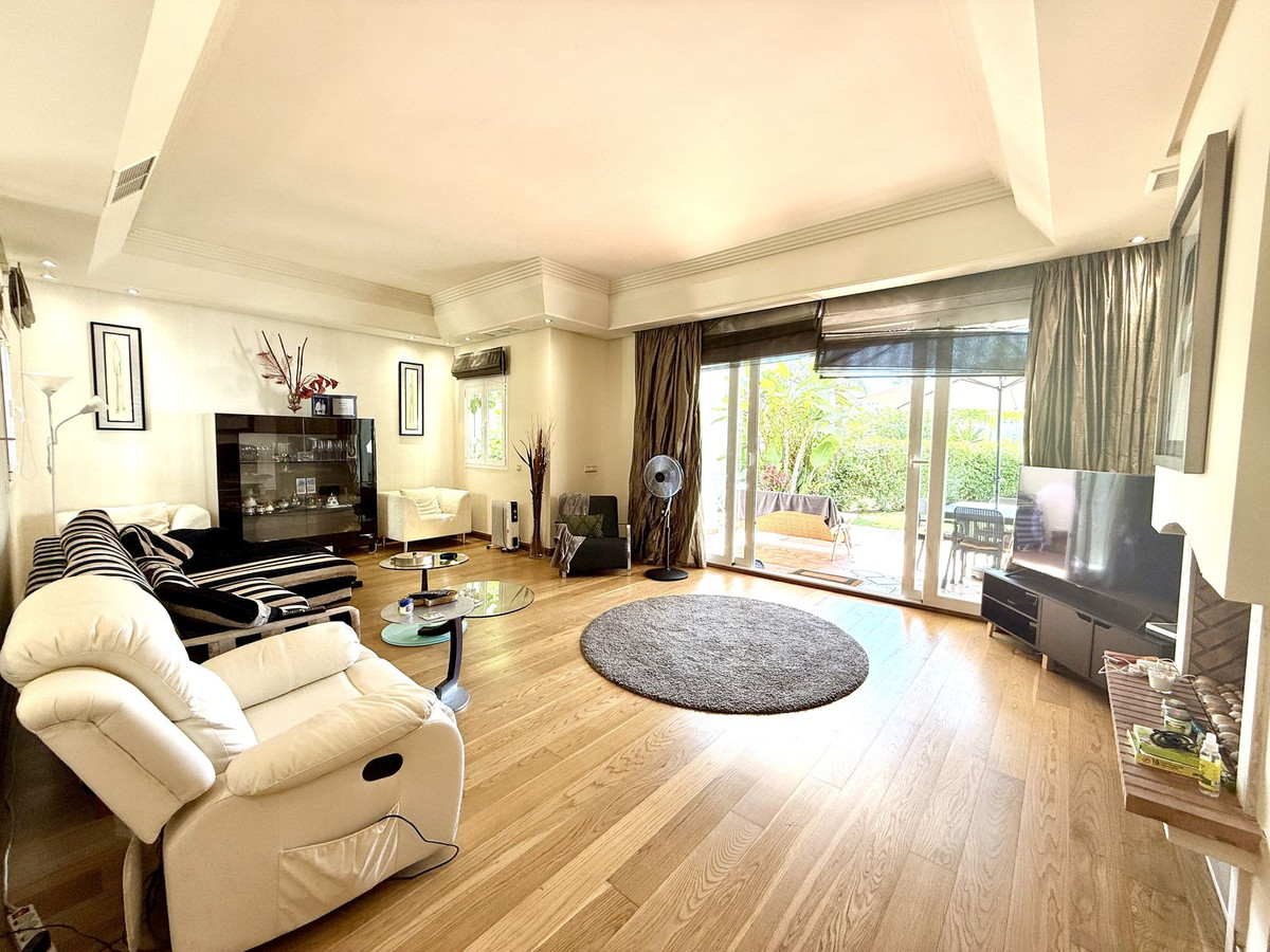 Se vende Pareada de 3 dormitorios en Costa Del Sol, Málaga, España