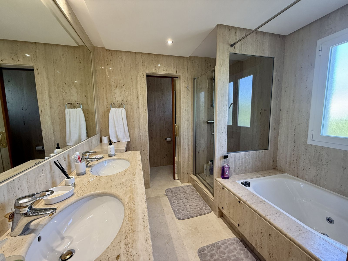 Se vende Pareada de 3 dormitorios en Costa Del Sol, Málaga, España