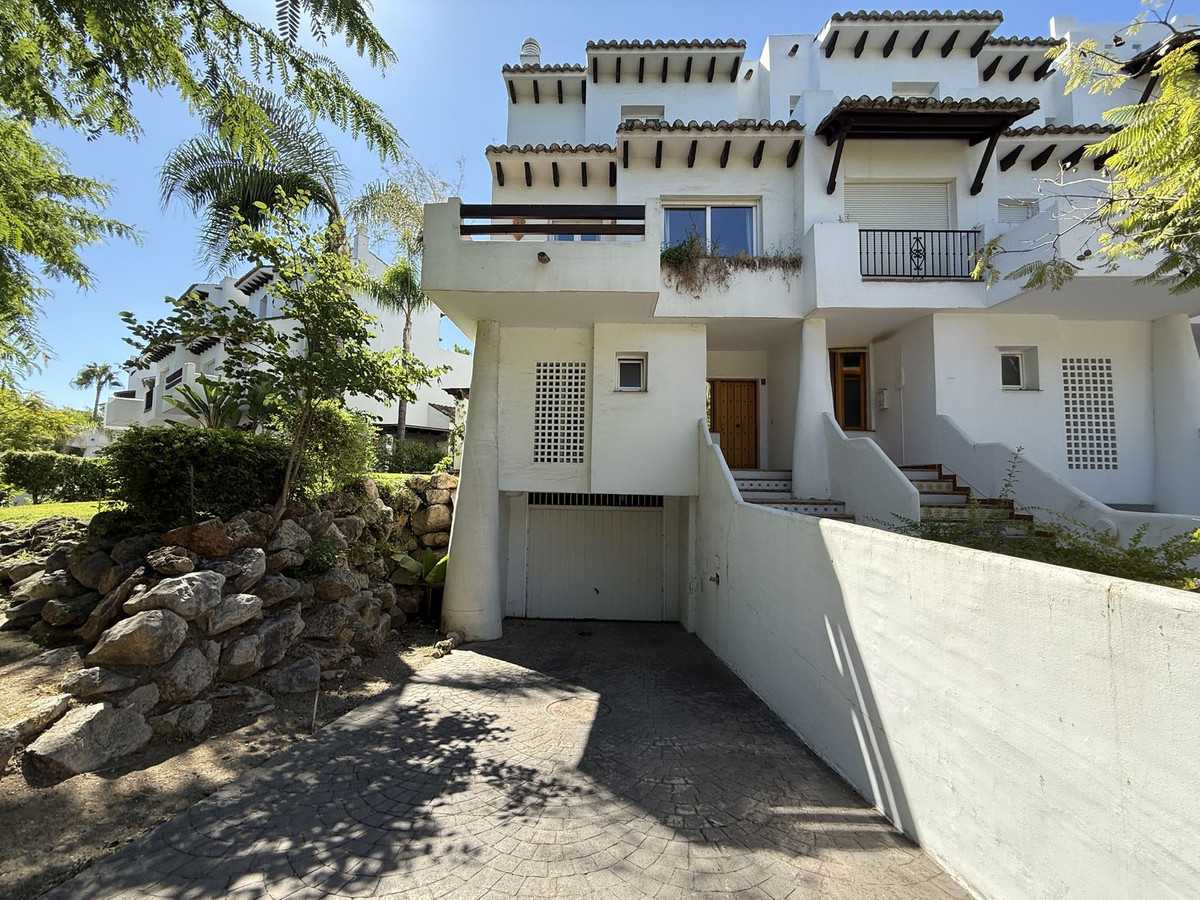 Se vende Pareada de 3 dormitorios en Costa Del Sol, Málaga, España