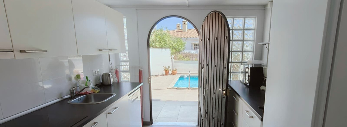 4 Bed Townhouse for sale in Torreblanca Costa Del Sol, Málaga, Spain