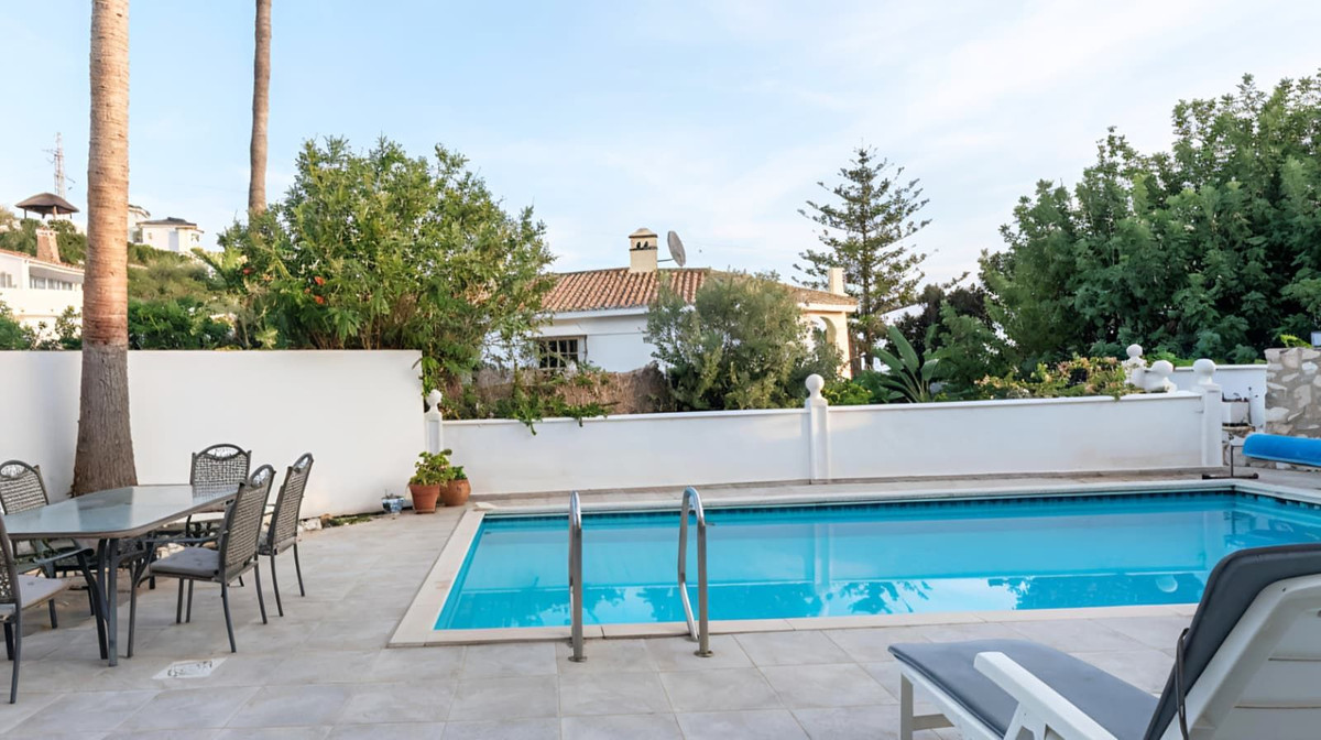 4 Bed Townhouse for sale in Torreblanca Costa Del Sol, Málaga, Spain