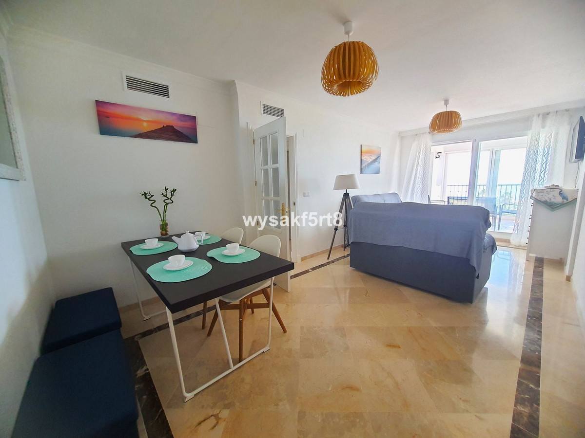 2 Bed Apartment for sale in La Duquesa Costa Del Sol, Málaga, Spain