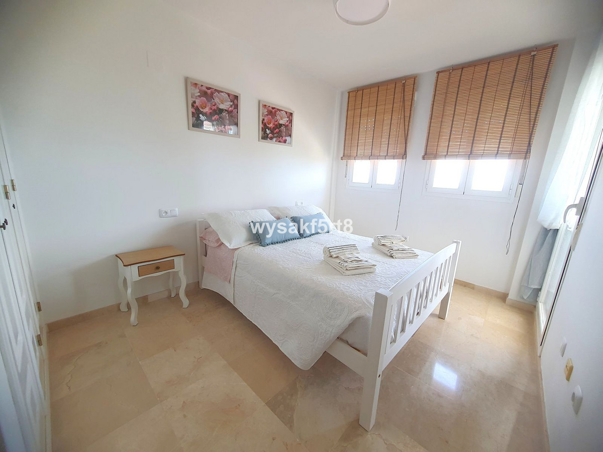2 Bed Apartment for sale in La Duquesa Costa Del Sol, Málaga, Spain