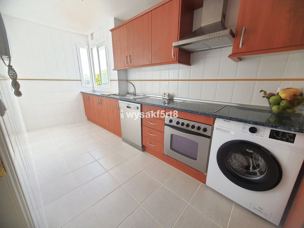 2 Bed Apartment for sale in La Duquesa Costa Del Sol, Málaga, Spain