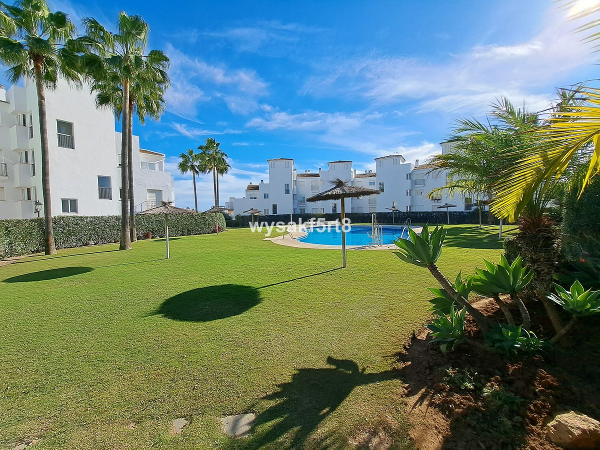 2 Bed Apartment for sale in La Duquesa Costa Del Sol, Málaga, Spain