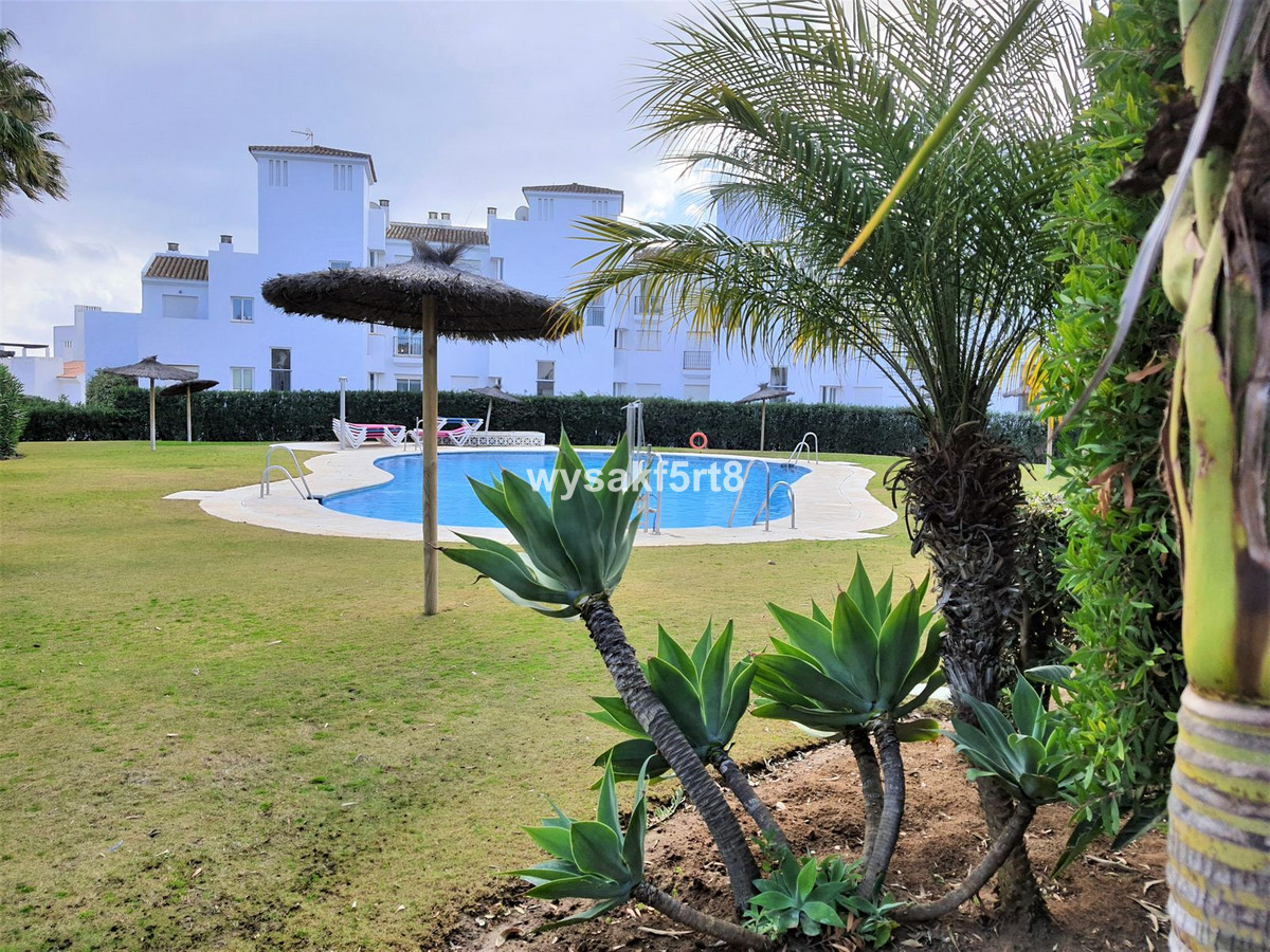 2 Bed Apartment for sale in La Duquesa Costa Del Sol, Málaga, Spain