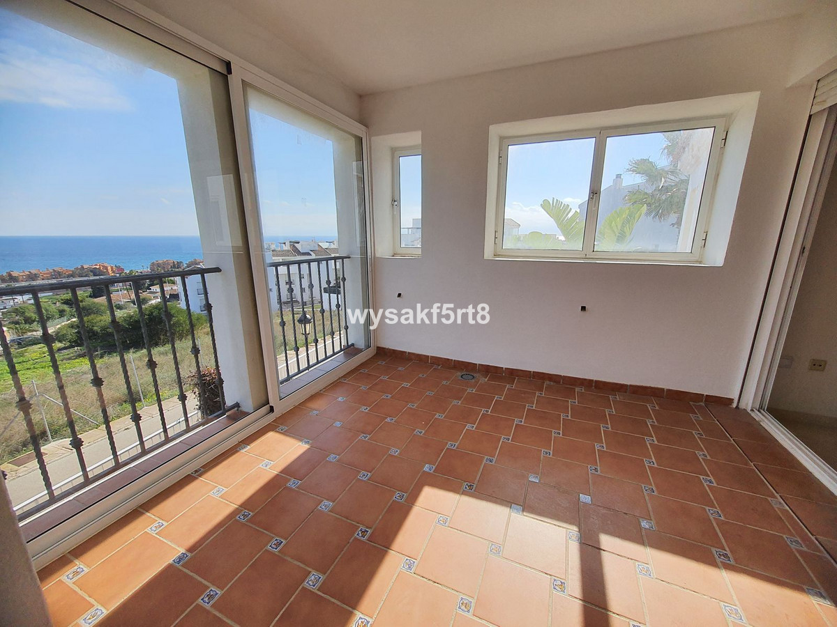 2 Bed Apartment for sale in La Duquesa Costa Del Sol, Málaga, Spain