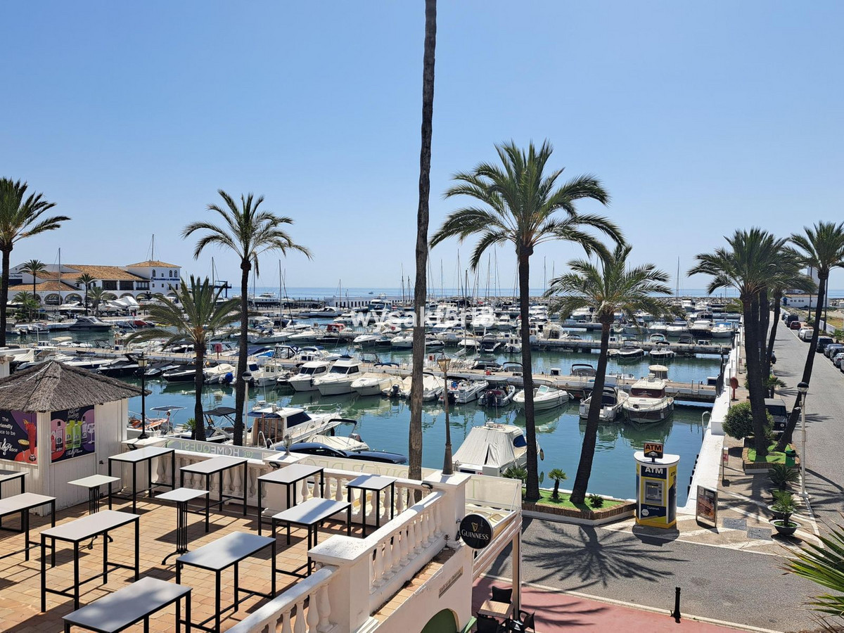 2 Bed Apartment for sale in La Duquesa Costa Del Sol, Málaga, Spain