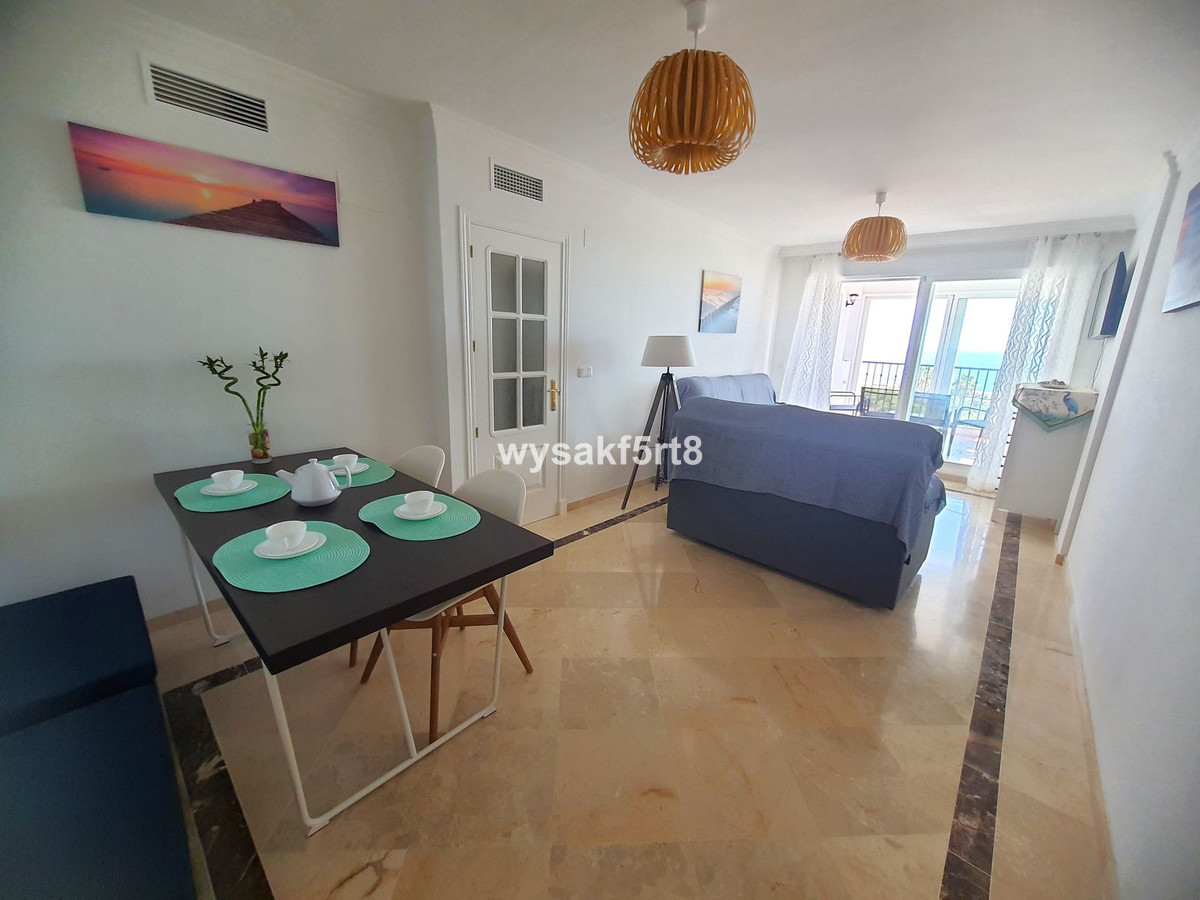 2 Bed Apartment for sale in La Duquesa Costa Del Sol, Málaga, Spain