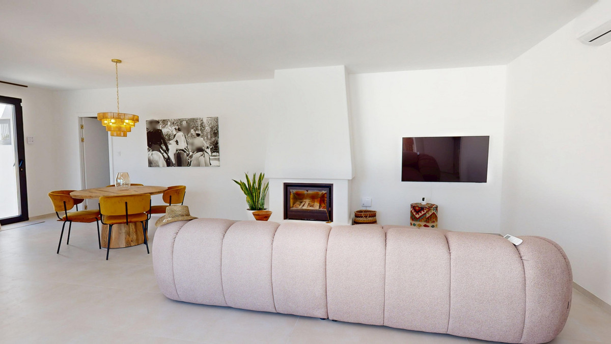 3 Bed Townhouse for sale in Estepona Costa Del Sol, Málaga, Spain