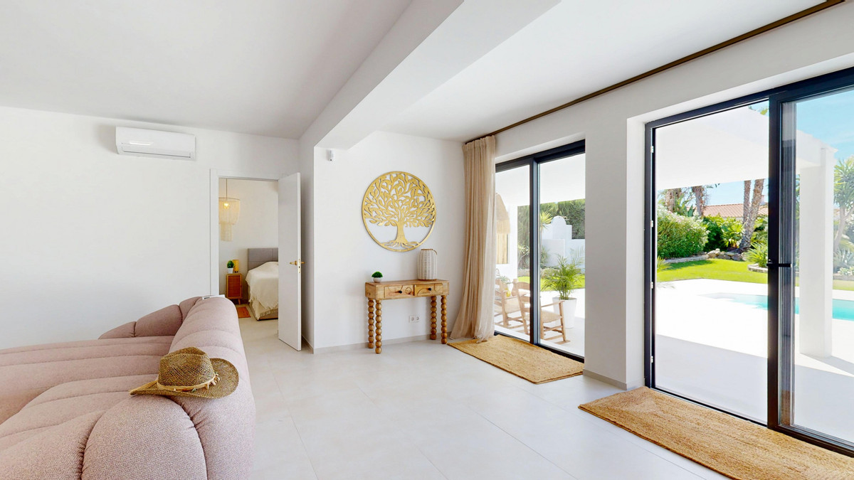 3 Bed Townhouse for sale in Estepona Costa Del Sol, Málaga, Spain