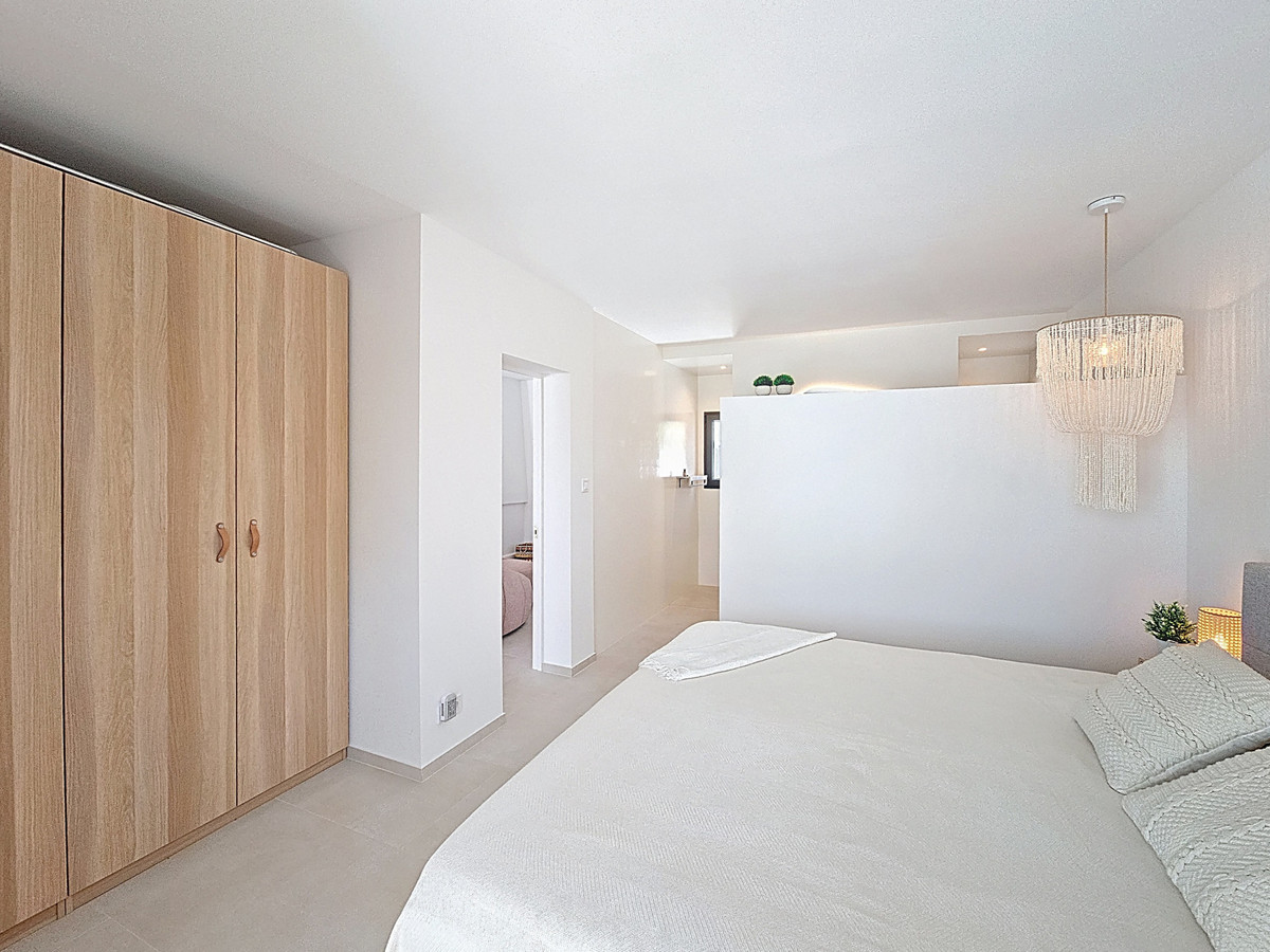 3 Bed Townhouse for sale in Estepona Costa Del Sol, Málaga, Spain