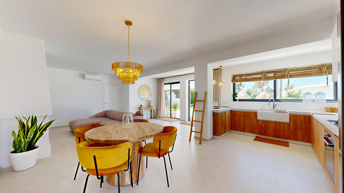 3 Bed Townhouse for sale in Estepona Costa Del Sol, Málaga, Spain