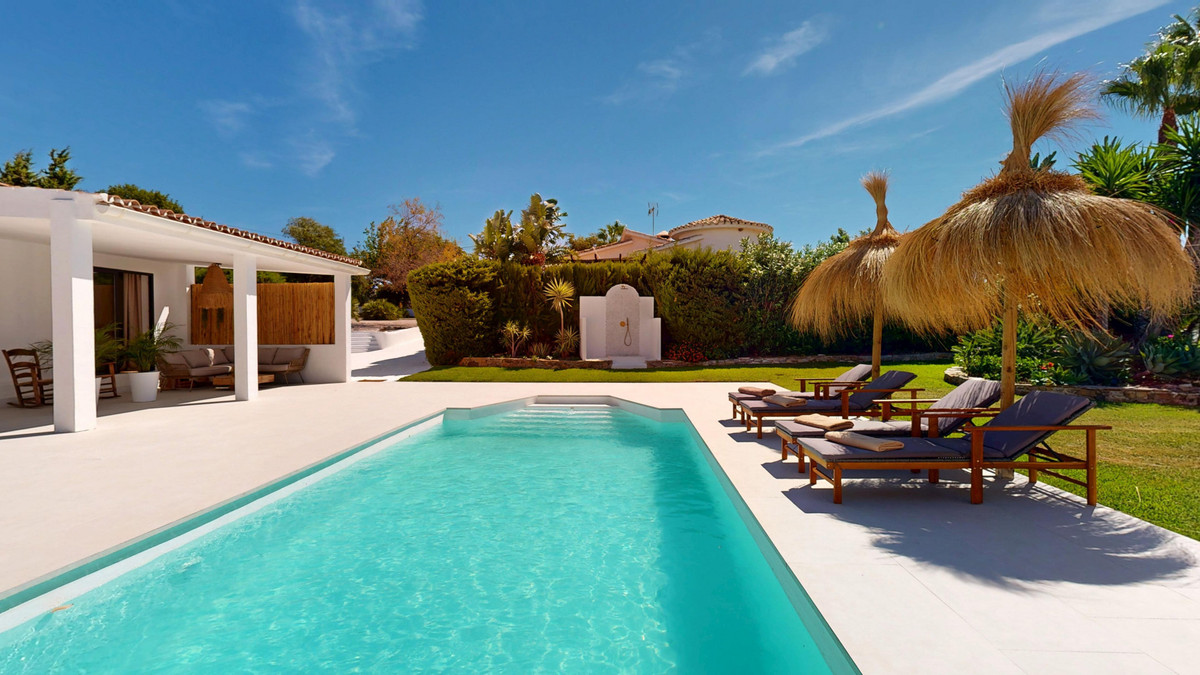 3 Bed Townhouse for sale in Estepona Costa Del Sol, Málaga, Spain