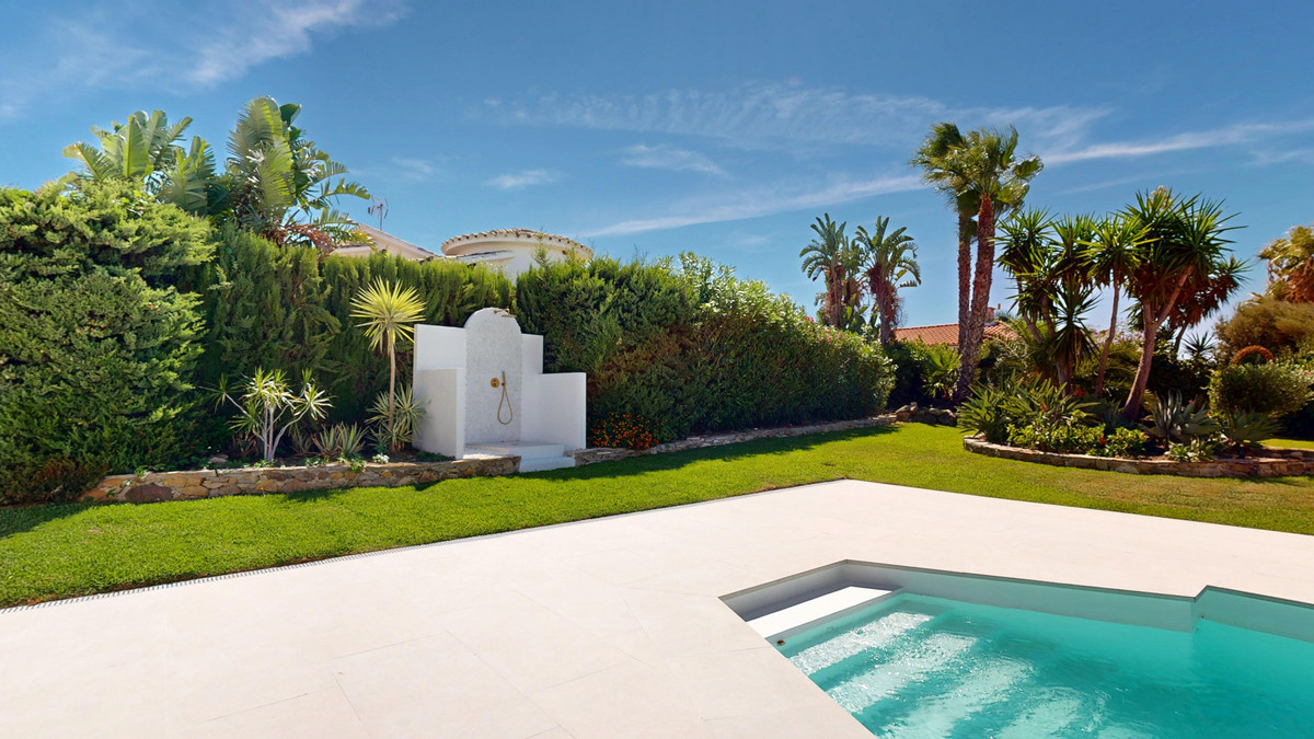 3 Bed Townhouse for sale in Estepona Costa Del Sol, Málaga, Spain