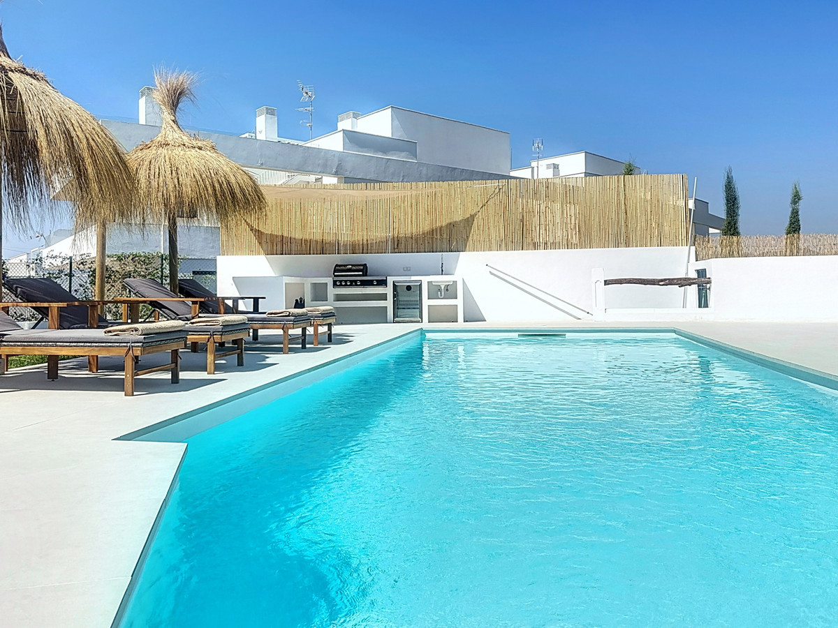 3 Bed Townhouse for sale in Estepona Costa Del Sol, Málaga, Spain