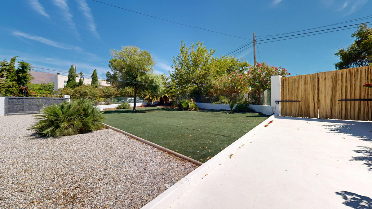 3 Bed Townhouse for sale in Estepona Costa Del Sol, Málaga, Spain