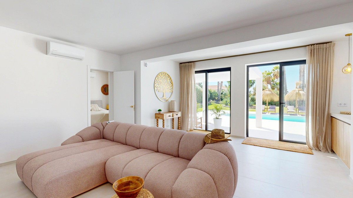 3 Bed Townhouse for sale in Estepona Costa Del Sol, Málaga, Spain