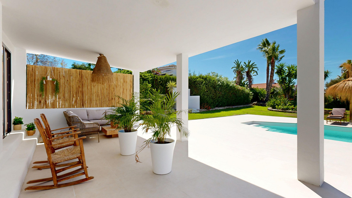 3 Bed Townhouse for sale in Estepona Costa Del Sol, Málaga, Spain