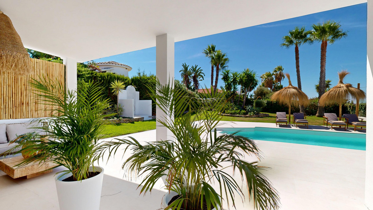 3 Bed Townhouse for sale in Estepona Costa Del Sol, Málaga, Spain