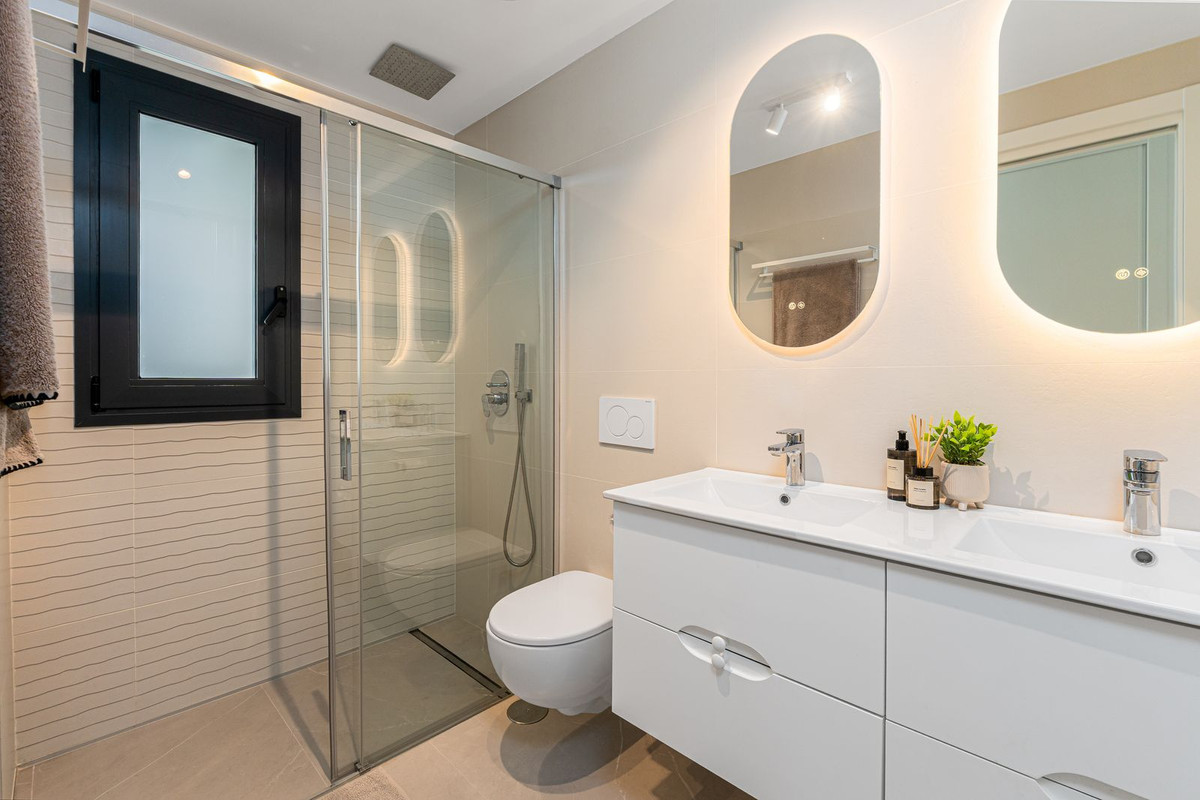 Se vende Apartamento Planta Media de 2 dormitorios en Costa Blanca, Alicante, España