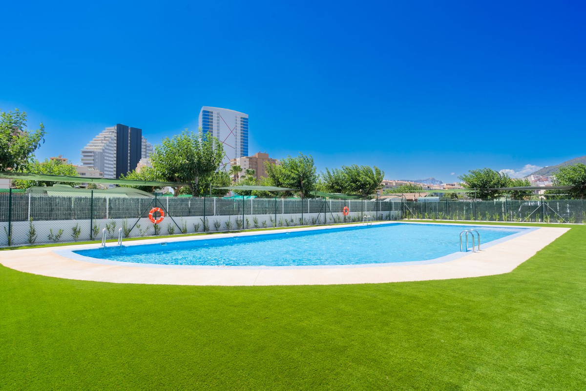 Se vende Apartamento Planta Media de 2 dormitorios en Costa Blanca, Alicante, España