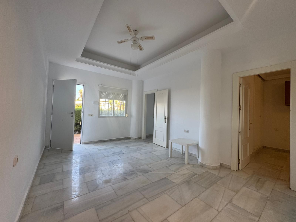 Se vende Local comercial de 2 dormitorios en Costa Del Sol, Málaga, España