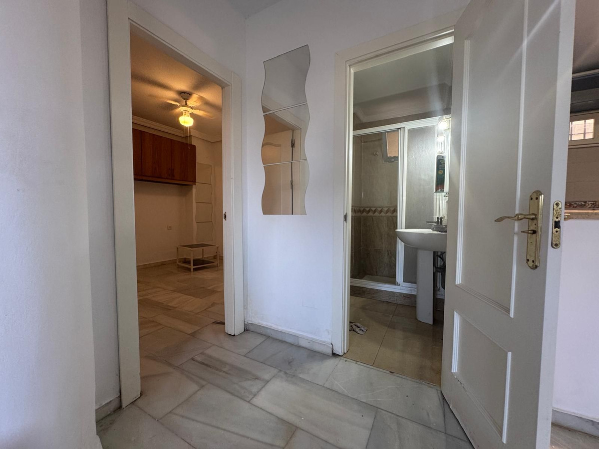 Se vende Local comercial de 2 dormitorios en Costa Del Sol, Málaga, España