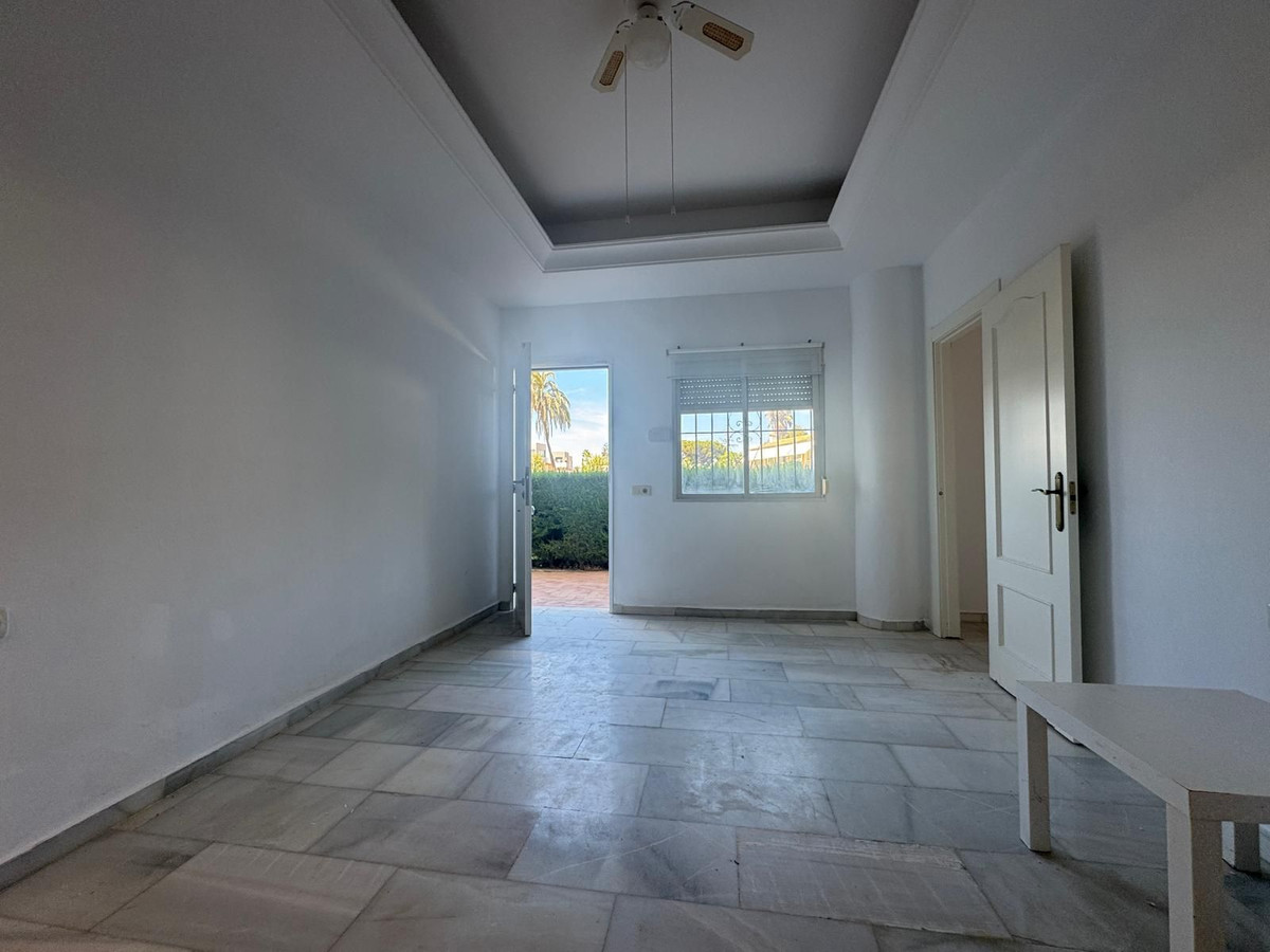 Se vende Local comercial de 2 dormitorios en Costa Del Sol, Málaga, España