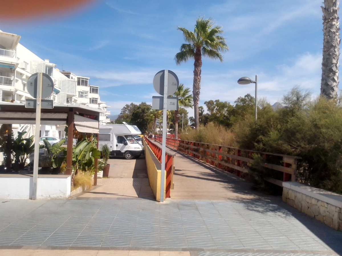 Se vende Local comercial de 2 dormitorios en Costa Del Sol, Málaga, España