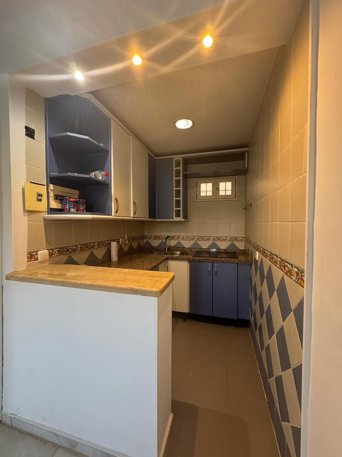 Se vende Local comercial de 2 dormitorios en Costa Del Sol, Málaga, España