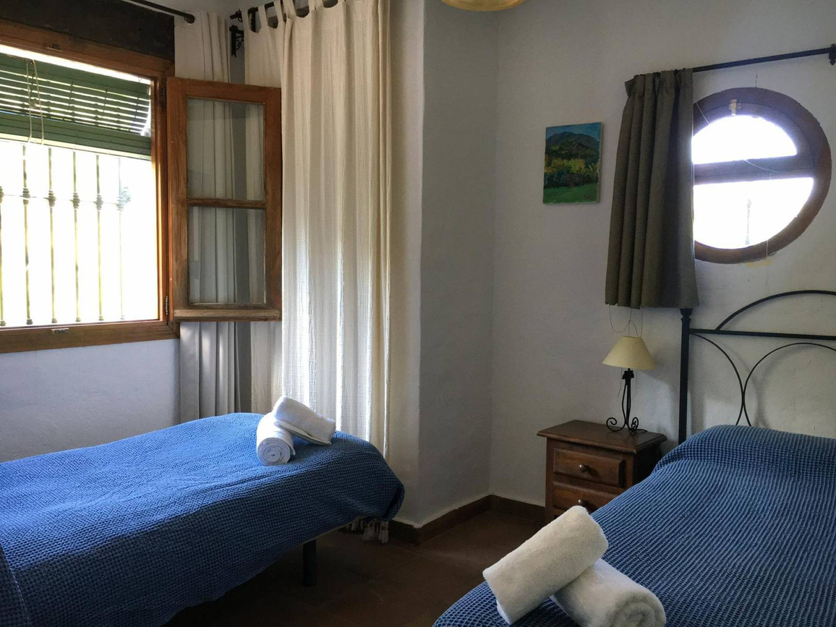 Se vende Finca - Cortijo de 5 dormitorios en Costa Del Sol, Málaga, España