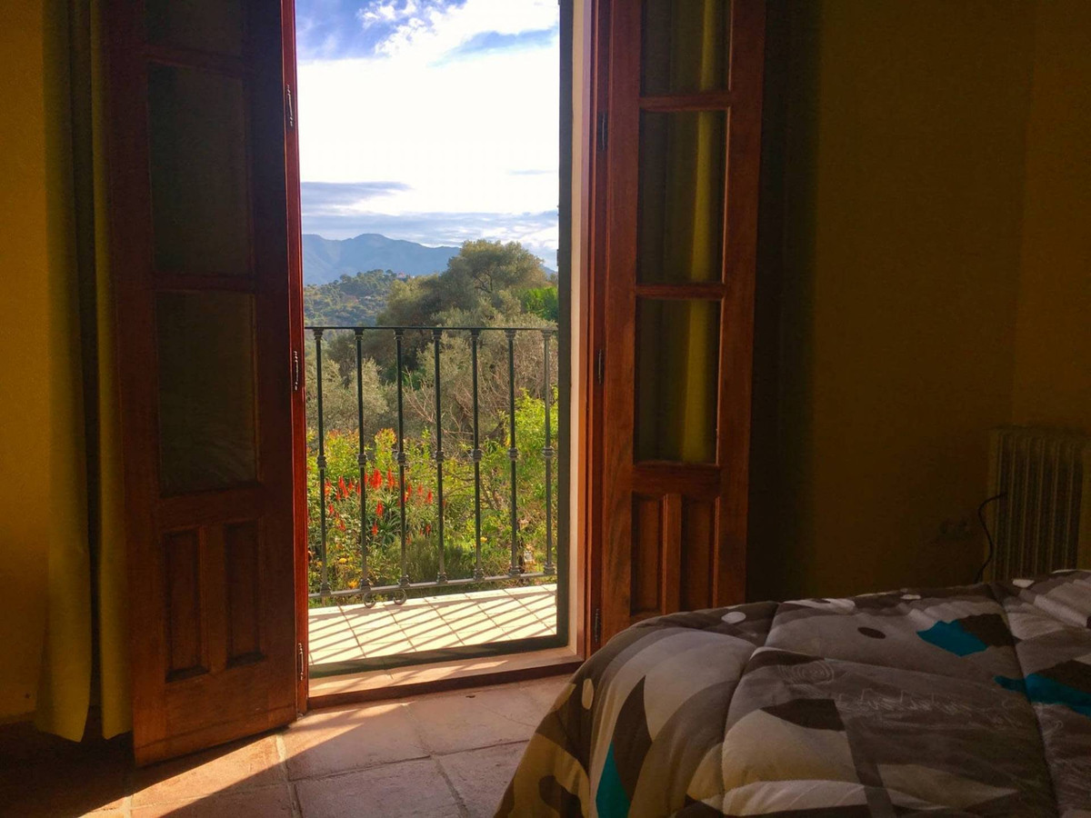 Se vende Finca - Cortijo de 5 dormitorios en Costa Del Sol, Málaga, España