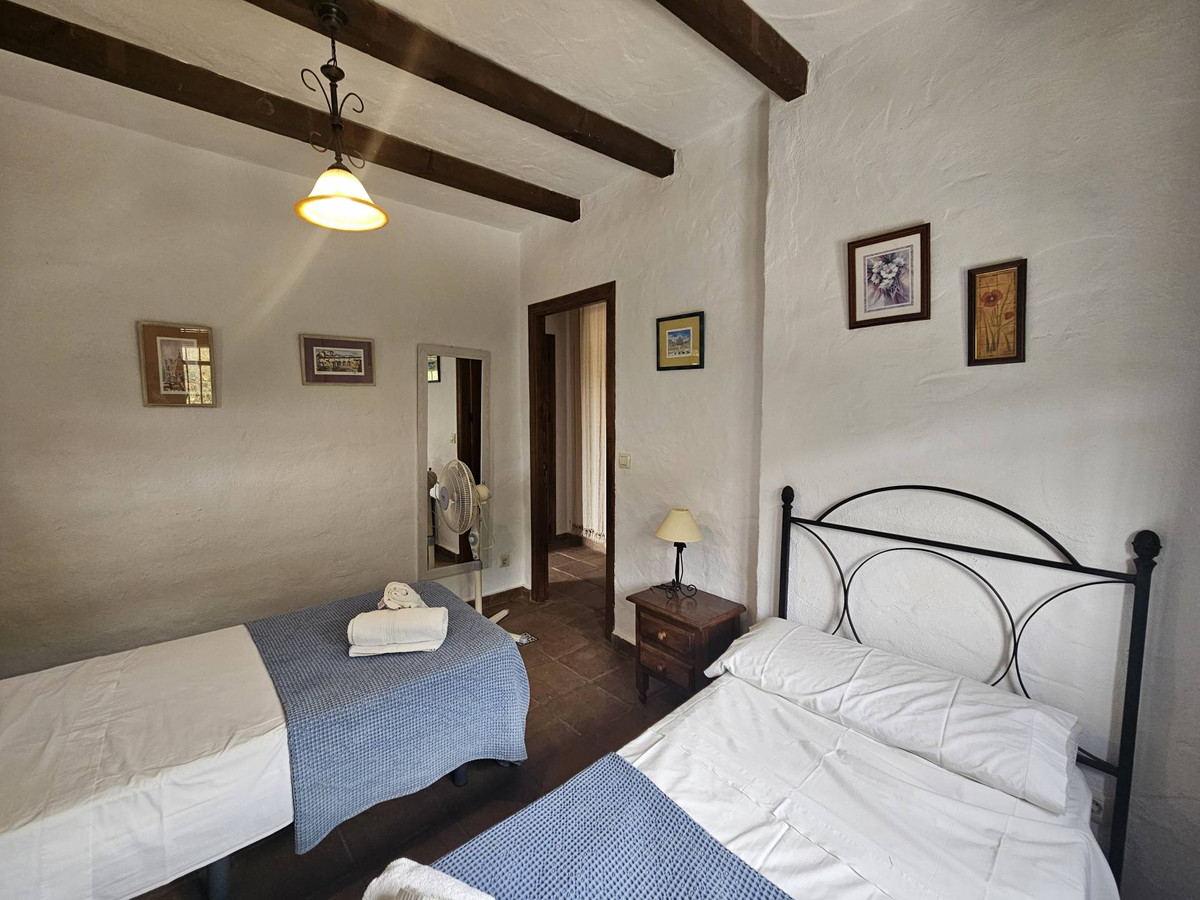 Se vende Finca - Cortijo de 5 dormitorios en Costa Del Sol, Málaga, España