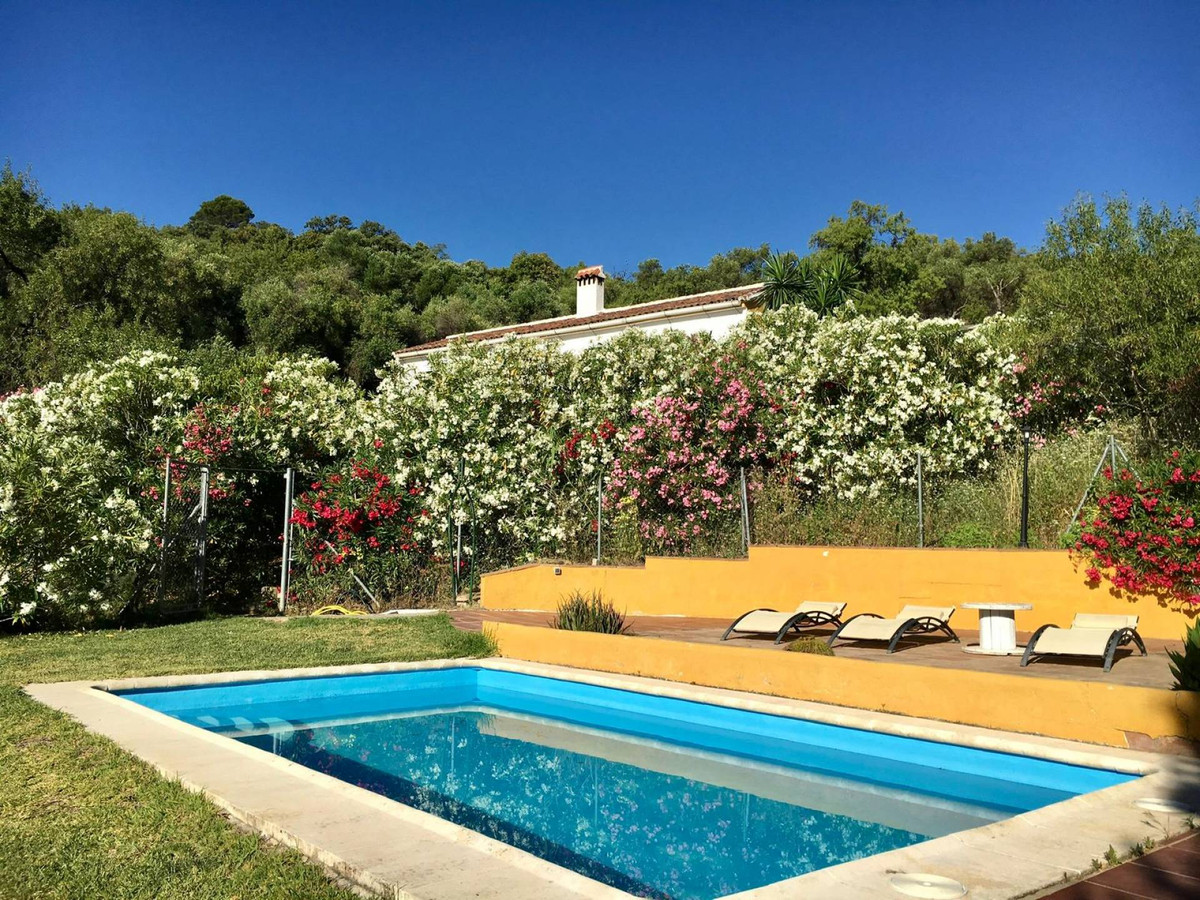 Se vende Finca - Cortijo de 5 dormitorios en Costa Del Sol, Málaga, España