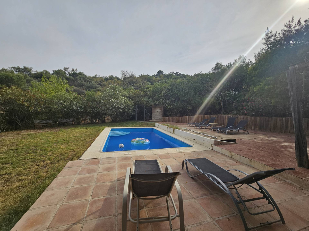 Se vende Finca - Cortijo de 5 dormitorios en Costa Del Sol, Málaga, España