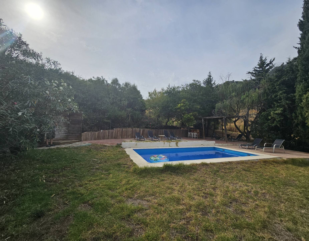 Se vende Finca - Cortijo de 5 dormitorios en Costa Del Sol, Málaga, España