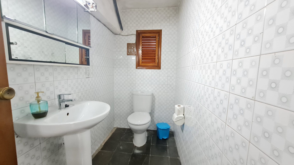 4 Bed Townhouse for sale in Elda Costa Blanca, Alicante, Spain