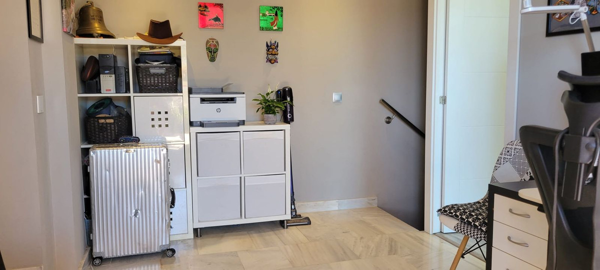 3 Bed Apartment for sale in Benahavís Costa Del Sol, Málaga, Spain