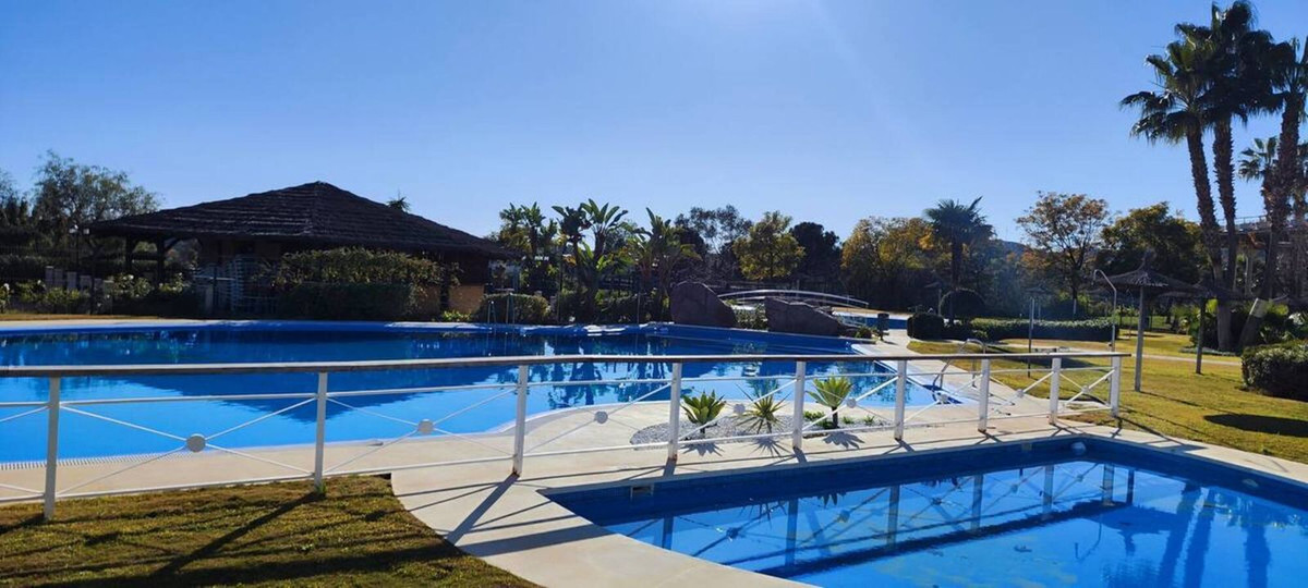 3 Bed Apartment for sale in Benahavís Costa Del Sol, Málaga, Spain
