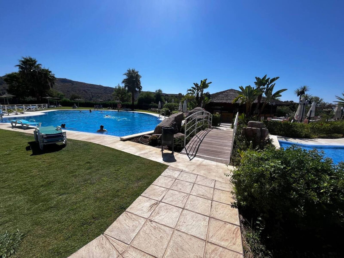 3 Bed Apartment for sale in Benahavís Costa Del Sol, Málaga, Spain