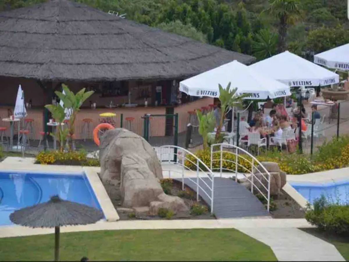 3 Bed Apartment for sale in Benahavís Costa Del Sol, Málaga, Spain